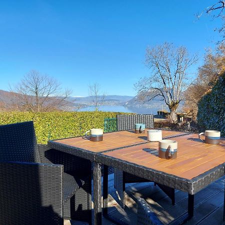Entre lac et montagne, chaleureuse maison 3 pièces avec très belle vue lac d'Annecy. Terrasse, jardin, parking, cheminée, barbecue …. Saint-Jorioz Exterior foto