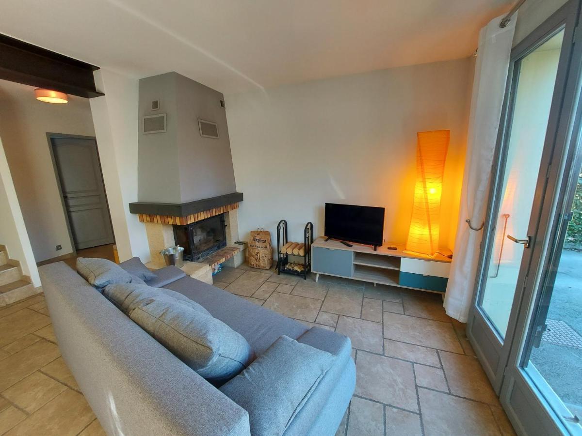 Entre lac et montagne, chaleureuse maison 3 pièces avec très belle vue lac d'Annecy. Terrasse, jardin, parking, cheminée, barbecue …. Saint-Jorioz Exterior foto