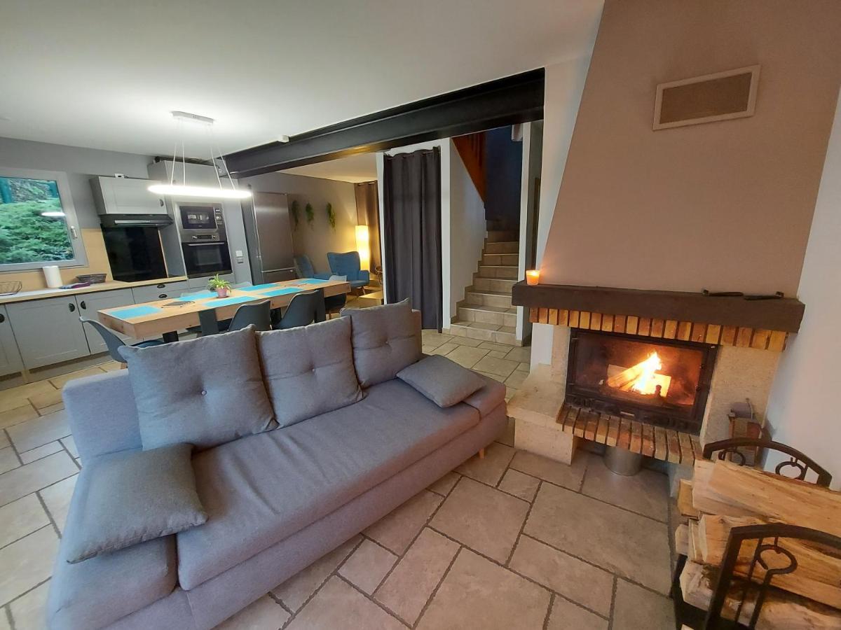 Entre lac et montagne, chaleureuse maison 3 pièces avec très belle vue lac d'Annecy. Terrasse, jardin, parking, cheminée, barbecue …. Saint-Jorioz Exterior foto